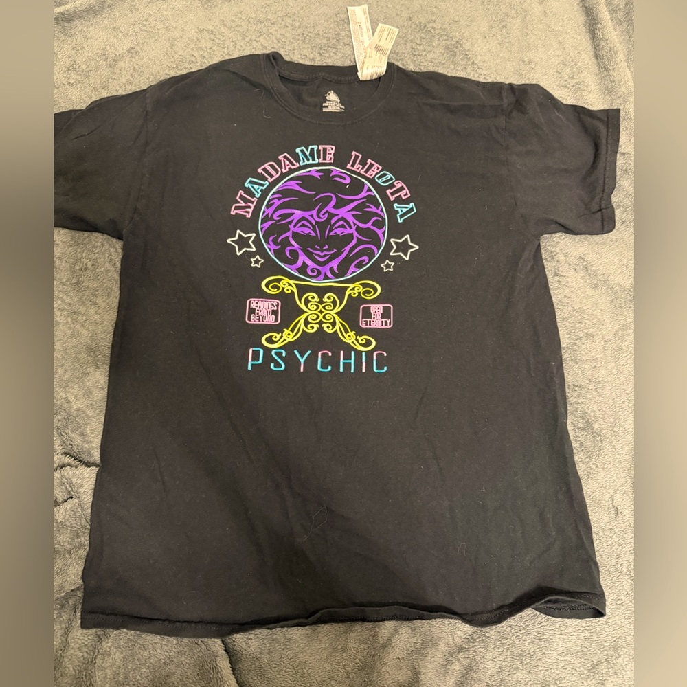 Disney parks the haunted mansion Madame Leota graphic T-shirt, size large